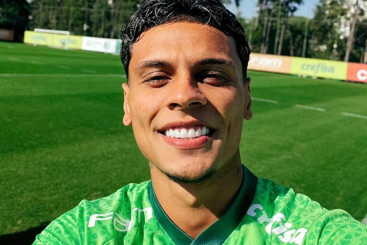 曼联彻底放弃争夺奥斯梅恩！签姆贝莫后或不买中锋，改追后腰目标