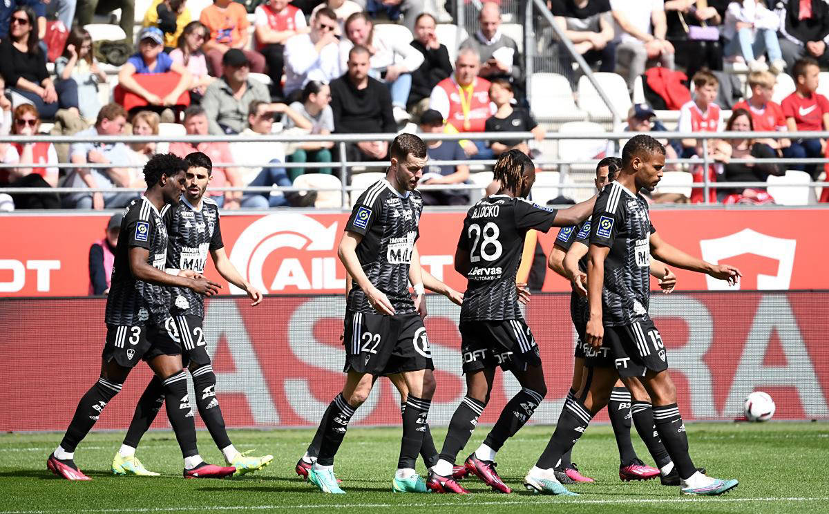 博德闪耀拥抱丹麦强锋，林菲尔德状态低迷，谢尔本显著回暖